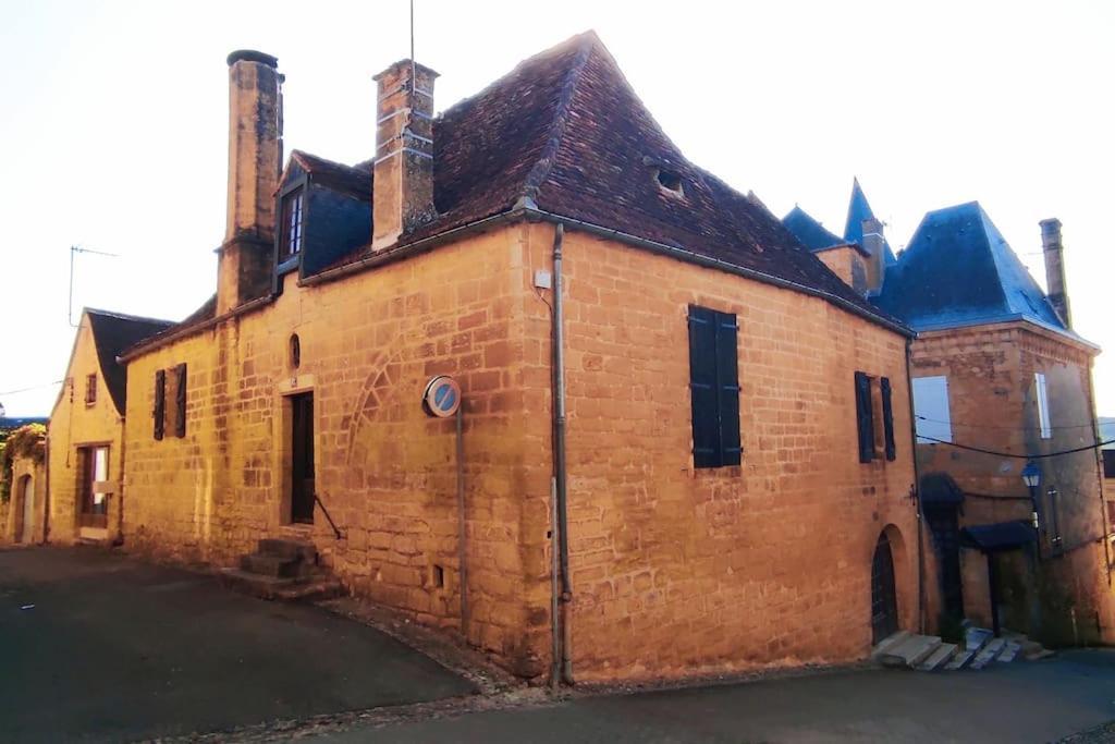 Demeure Du Xiiie-Xive S. Dans La Cite Medievale. Ґурдон-ен-керсі Екстер'єр фото